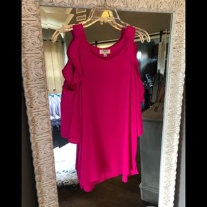 *LAST CHANCE*NWOT UMGEE PINK COLD SHOULDER BLOUSE